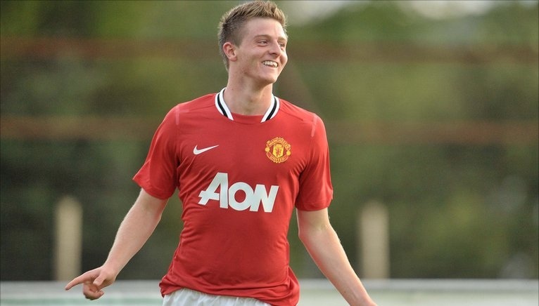 Barmby được đôn lên đội 1 M.U từ mùa trước. Tuy nhiên, ở tuổi 19, tài năng trẻ người Anh không đủ sức để cạnh tranh một vị trí trên hàng công của Quỷ đỏ. Sau khi hết hợp đồng với M.U hồi tháng 5 vừa qua, Barmby chuyển sang khoác áo Leicester.