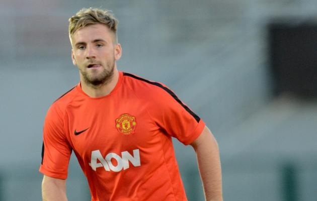 Trưởng thành từ lò đào tạo trẻ của Southampton và đã có 3 năm thi đấu ở đội một của CLB này, Luke Shaw đã được Manchester United chiêu mộ trong kỳ chuyển nhượng mùa hè vừa qua với giá 30 triệu bảng (37,6 triệu euro), trở thành cầu thủ U19 đắt giá nhất mọi thời đại. Tuy vậy, theo định giá của Transfermarkt, tuyển thủ Anh chỉ tầm 22 triệu euro.