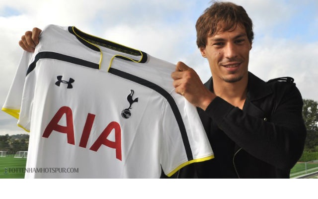 Stambouli chỉ là sự lựa chọn thứ 2 của Tottenham sau Morgan Schneiderlin (Southampton) trong hè vừa qua. Nhưng cuối cùng Spurs lại quyết định trả cho Montpellier 4,7 triệu bảng để đổi lấy chữ ký của tiền vệ người Pháp. Lý do Spurs chọn Stambouli là vì HLV Mauricio Pochettino đánh giá rất cao sự chăm chỉ và nhãn quan chiến thuật của ngôi sao 25 tuổi này.