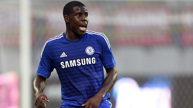 Trước khi chính thức đầu quân cho Chelsea, Kurt Zouma đã thi đấu 51 trận cho Saint-Etienne ở Ligue 1, ghi được 4 bàn thắng. Anh được The Blues chiêu mộ với giá 14.6 triệu euro, tuy vậy định giá của anh là 10 triệu euro.