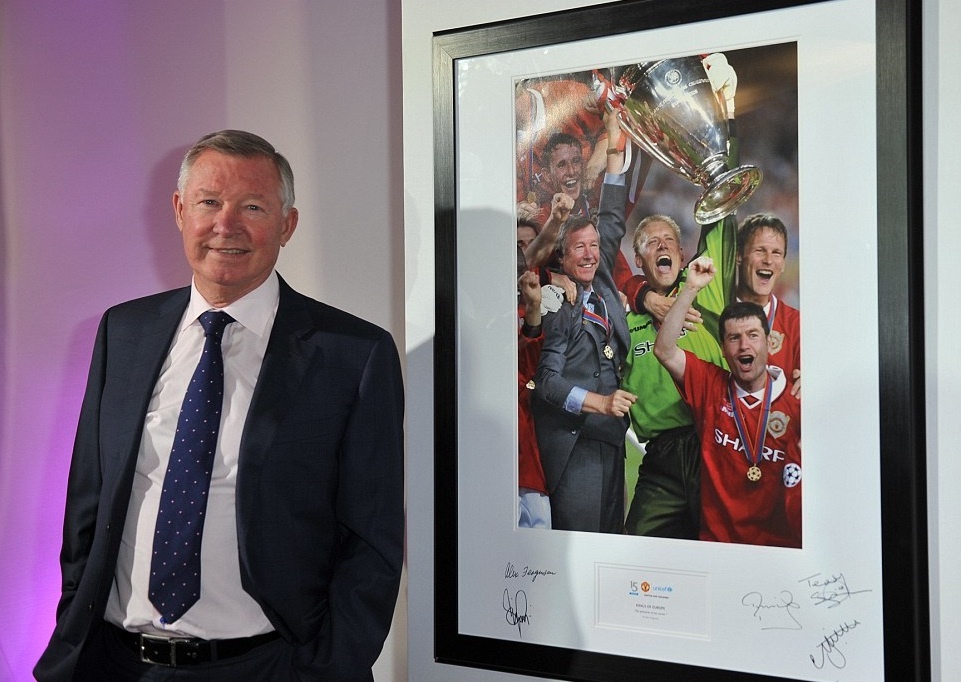 18 buc anh Sir Alex ban dau gia de ung ho tre em Viet Nam hinh anh