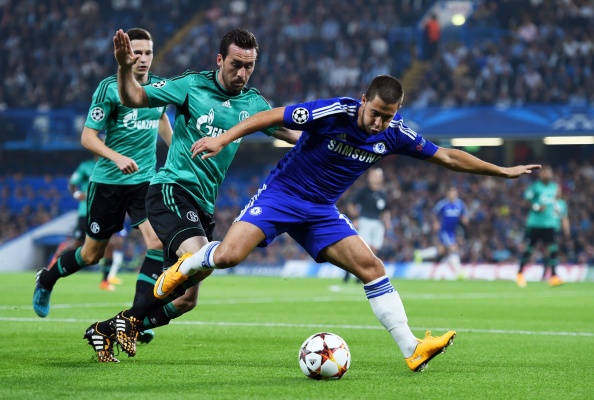 Fuchs là người đóng góp nhiều nhất vào 1 điểm của Schalke trước Chelsea. Hậu vệ người Áo không chỉ có 8 lần truy cản thành công những pha lên bóng của Chelsea, mà còn có 5 lần mở ra cơ hội cho đồng đội tuyến trên.