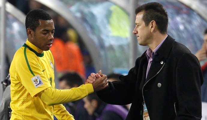 Robinho lan dau duoc trieu tap vao DT Brazil sau 11 thang hinh anh