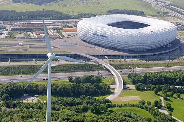 Sân của CLB Bayern Munich tổ chức 3 trận thuộc vòng bảng, 1 trận tại tứ kết. Sức chứa: 75.000 chỗ ngồi.