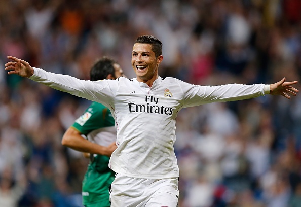 Ronaldo toa sang ruc ro trong chien thang 5 sao cua Real hinh anh