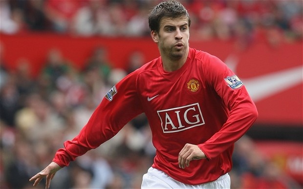 Gerard Pique từng có 4 năm thi đấu tại Old Trafford.