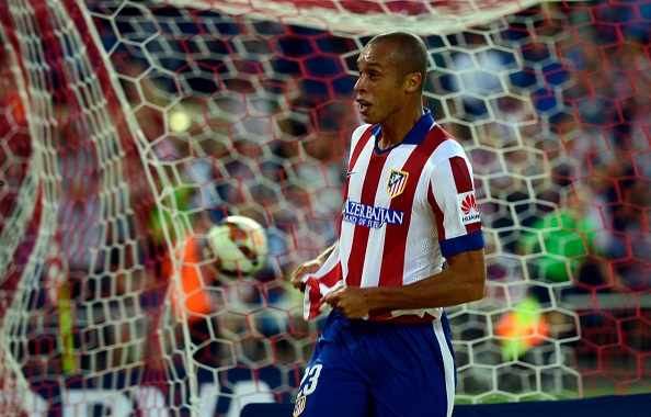 Atletico kịp đứng dậy sau trận hòa 2-2 trước Celta Vigo là nhờ công lớn của trung vệ Miranda. Tuyển thủ Brazil là người ghi bàn thắng duy nhất vào lưới Almeria ở trận đấu giữa tuần với cú đánh đầu dũng mãnh, đem lại 3 điểm trọn vẹn cho nhà ĐKVĐ La Liga.