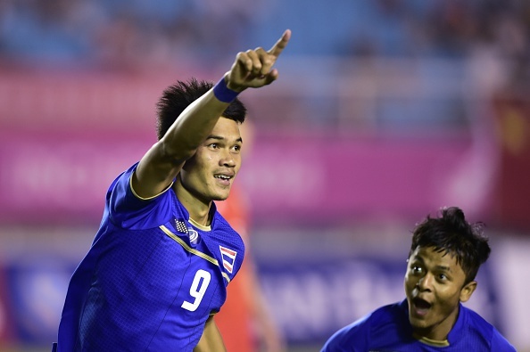 Ha Trung Quoc 2-0, Thai Lan hien ngang tien vao tu ket ASIAD hinh anh