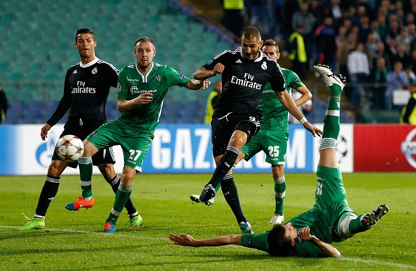 Cú đệm bóng chính xác của Benzema giúp Real ra về với 3 điểm trọn vẹn. Ảnh: Getty Images.
