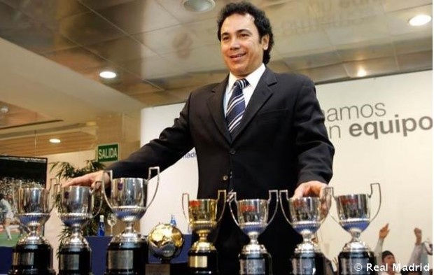 Hugo Sanchez cống hiến cho môn thể thao vua trong vòng 21 năm, từ 1976 đến 1997. Trong quãng thời gian này, ông thi đấu cho 10 CLB trong đó có Atletico Madrid và Real Madrid, ghi 480 bàn/835 trận. Trong màu áo ĐTQG Mexico, Hugo Sanchez ghi 29 bàn/58 trận. Tỷ lệ ghi bàn của huyền thoại Real là 0,574 bàn/trận.