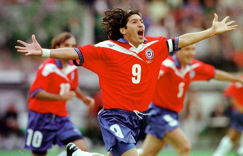 Zamorano khởi nghiệp từ CLB Cobresal năm 1983 và từ giã sân có năm 2003. Sau 20 năm trải qua các CLB như St. Gallen, Sevilla, Real Madrid, Inter Milan, America và Colo-Colo, Zamorano khai hỏa 382 lần sau 681 trận. Trong màu áo ĐTQG Chile, cựu tiền đạo 47 tuổi ghi 34 bàn/69 trận. Trung bình mỗi trận anh ghi 0,56 bàn.