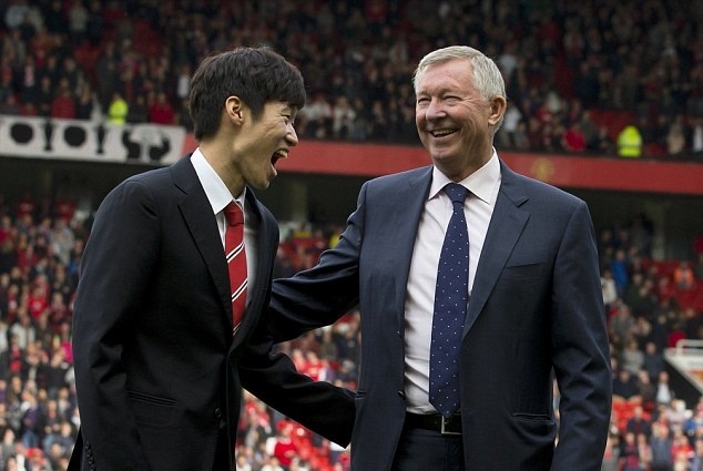 Park Ji Sung rang ro cung Sir Alex trong ngay tro lai M.U hinh anh