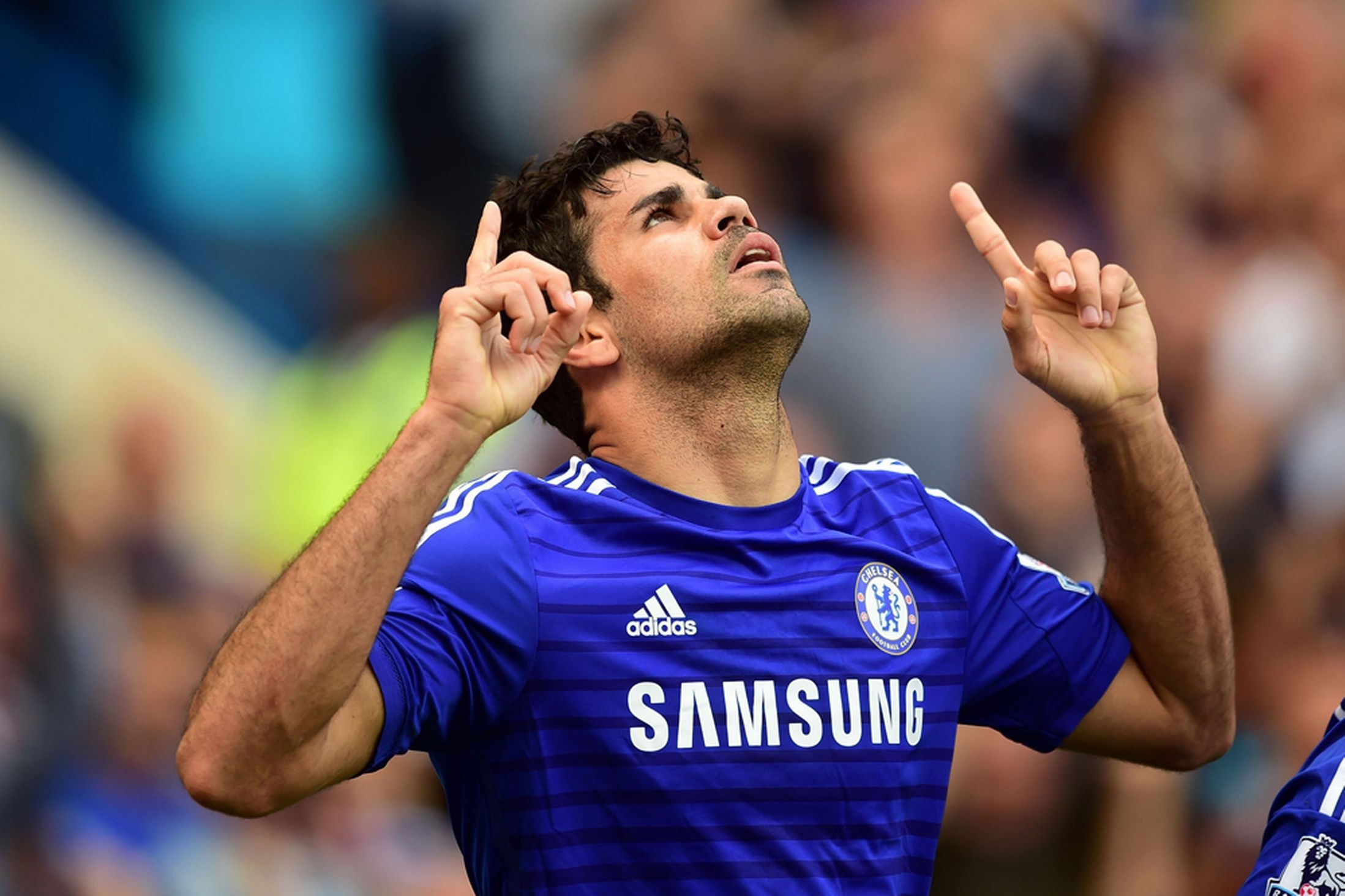 Diego Costa là cầu thủ nước ngoài thi đấu xuất sắc nhất Premier League mùa này. Chân sút gốc Brazil đập tan mọi hoài nghi hướng vào mình trước đó bằng những bàn thắng liên tiếp. Tính đến thời điểm này, Costa ghi 9 bàn sau 7 trận, giúp Chelsea đứng vững trên ngôi đầu bảng xếp hạng với 19 điểm.