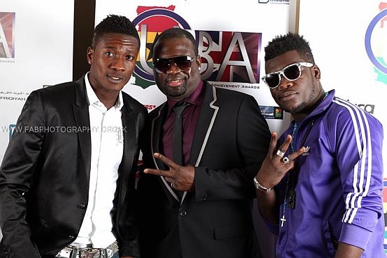 Ngoài những lúc chơi bóng, cầu thủ quốc tế người Ghana dành rất nhiều thời gian để ca hát. Năm 2010, cựu ngôi sao của Sunderland đã kết hợp với một nhạc sĩ người Ghana để ra album đơn đầu tiên với biệt danh “Baby Jet”. Một trong số bài hát của album đó đã giúp Gyan giành giải thưởng trong Lễ trao giải Âm nhạc Ghana năm 2011. Với tài năng ca hát của mình, Gyan được mời biểu diễn ở rất nhiều sự kiện lớn tại quê nhà.