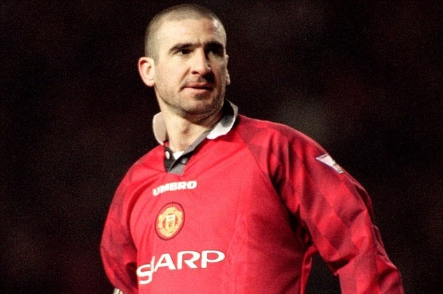 Cantona gia nhập M.U đúng thời điểm kỷ nguyên Premier League khai màn. Sau 5 năm khoác áo bầy Quỷ đỏ, danh thủ người Pháp ghi 64 bàn/143 trận tại đấu trường danh giá nhất xứ sương mù, đem về Old Trafford 4 danh hiệu. Tầm ảnh hưởng của Cantona còn được thể hiện qua việc dìu dắt lứa cầu thủ trẻ 92’ trở thành thế hệ vàng của M.U sau này.
