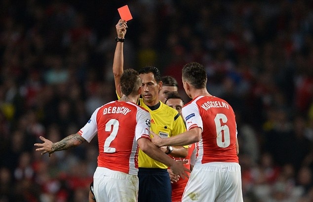 Trước khi gia nhập Arsenal, Debuchy nhận 5 thẻ đỏ trong màu áo Lille (3) và Newcastle (2) từ năm 2010. Sau khi trở thành người của Pháo thủ, hậu vệ người Pháp không từ bỏ lối chơi rắn nên tiếp tục nhận thẻ đỏ trong trận gặp Besiktas tại Champions League.