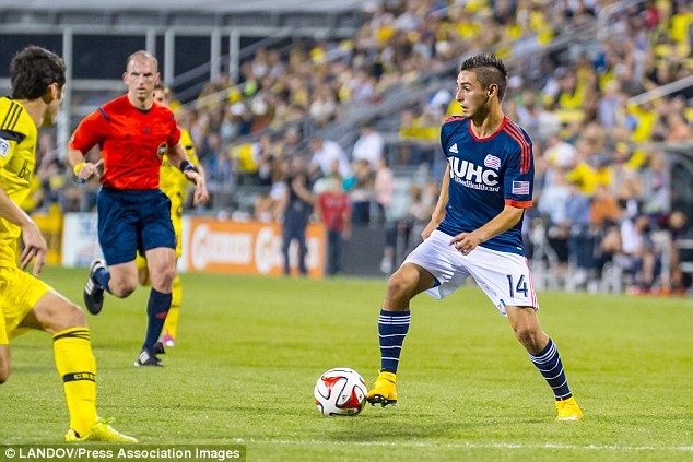 Năm 2009, Fagundez gia nhập New England Revolution khi mới 14 tuổi. Sau 2 năm ăn tập cùng đội trẻ, tiền vệ người Uruguay được đẩy lên đội 1 và đến nay anh đã có 86 lần ra sân, ghi 22 bàn thắng. Fagundez được đánh giá cao về khả năng giữ bóng cùng những pha dứt điểm chính xác và uy lực.