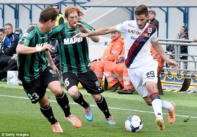 Murru hiện tập trung cùng đội U21 Italy để chuẩn bị cho trận gặp U21 Slovakia vào cuối tuần này. Murru ra mắt đội 1 Cagliari tháng 12/2011. Hậu vệ cánh trái này đang được AC Milan và Juventus mời về thi đấu.