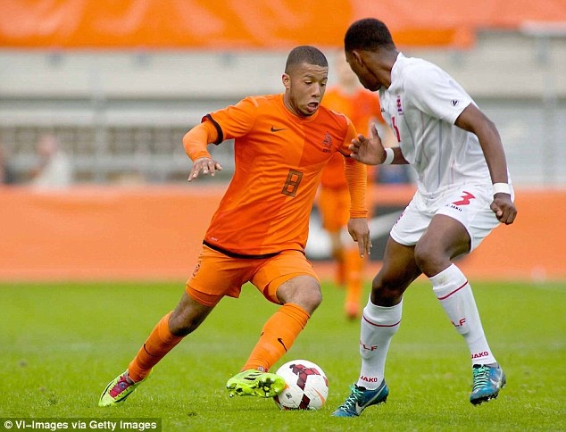 Mới 19 tuổi nhưng Vilhena đã có tới 74 lần khoác áo đội 1 Feyenoord, ghi 10 bàn và kiến tạo 9 lần. Tiền vệ thuận chân trái này sở hữu những đường chuyền độc và những cú sút rất uy lực. Trong màu áo đội U17 Hà Lan, Vilhena cũng gây ấn tượng mạnh khi giúp Oranje giành 2 chức vô địch U19 châu Âu 2 năm liên tiếp (2011 và 2012).