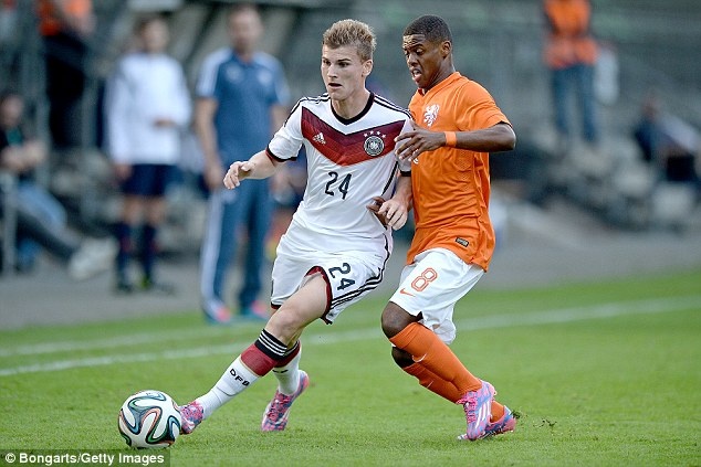 Nhiều người ví Werner là “Sami Khedira mới”. Số khác lại nghĩ anh là “Thomas Mueller mới” hay “Mesut Oezil mới”. Điều đó đủ thấy tài năng của sao mai đang khoác áo Stuttgart lớn mức nào. Werner từng lập kỷ lục ở CLB khi trở thành cầu thủ trẻ nhất có tên trong đội hình xuất phát dự Europa League khi mới 17 tuổi 4 tháng 25 ngày. Khi còn khoác áo đội U17 Đức, Werner ghi tới 16 bàn sau 18 lần ra sân.