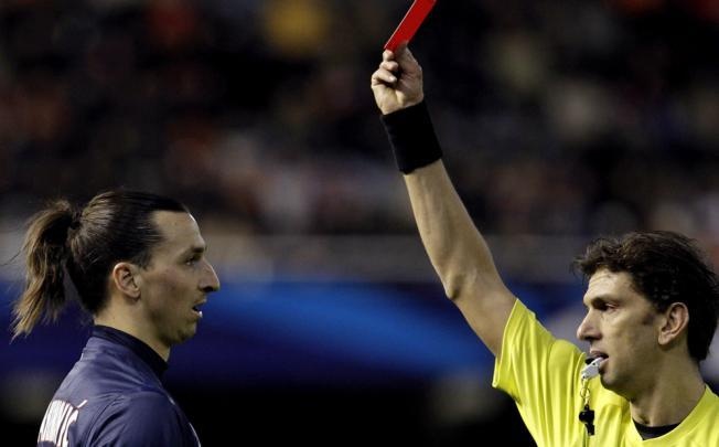 Ibra là một trong ba cầu thủ xuất sắc nhất thế giới hiện nay sau Messi và Ronaldo. Tuy vậy, hình ảnh về trung phong người Thụy Điển lại không thực sự ấn tượng chỉ vì tính nóng nảy của anh. Ibra nhận 5 thẻ đỏ từ 2010 và CĐV của PSG hy vọng ngôi sao của họ sẽ không phải nhận thêm bất kỳ tấm thẻ nào trong tương lai.