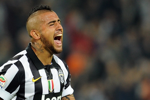 Theo tờ Daily Star, M.U vừa có thêm cơ hội trong việc chiêu mộ tiền vệ Arturo Vidal. Mối quan hệ giữa ngôi sao với ban lãnh đạo Juve đang trở nên xấu đi vì giới chóp bu tại Juventus Arena không hài lòng với cách hành xử của anh thời gian gần đây.
