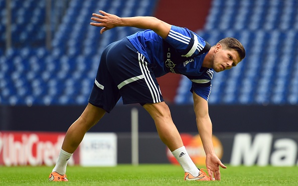 Soldado có thể sẽ chia tay Tottenham vào tháng 1 tới. Theo Daily Mail, đội chủ sân White Hart Lane tính thay thế chân sút người Tây Ban Nha bằng tiền đạo Klaas Jan Huntelaar. Một số nguồn tin tại Đức tiết lộ Schalke sẵn sàng để Huntelaar ra đi với giá 3 triệu bảng.