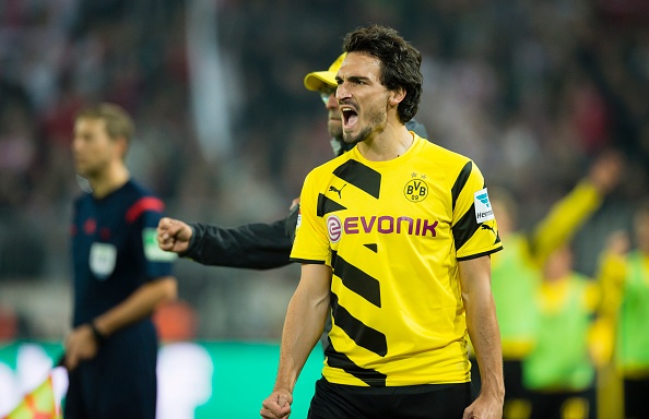Tờ Daily Star đưa tin, M.U vẫn đang nỗ lực thuyết phục Dortmund bán trung vệ Mats Hummels vào tháng 1 tới. Ban lãnh đạo Quỷ đỏ sẵn sáng bỏ ra 50 triệu euro để đổi lấy sự phục vụ của tuyển thủ Đức.
