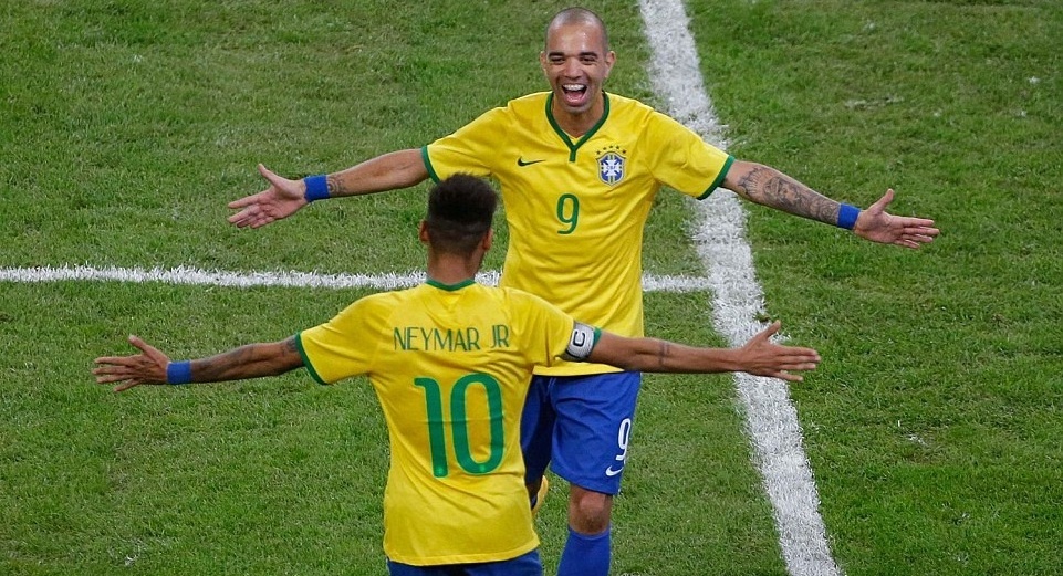 Sat thu lo dien giup Brazil thang de Argentina hinh anh