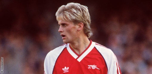 Ngay sau màn ra mắt đội 1 CLB IA Akranes, tiền vệ 16 tuổi có tên gọi thân mật Siggi được HLV Johannes Atlason triệu tập vào cho trận đấu gặp Malta tại vòng loại EURO 1984. Sau này Jonsson có cơ hội sang Anh thi đấu trong màu áo của Sheffield Wednesday và Arsenal. Trong sự nghiệp thi đấu, cựu tiền vệ 48 tuổi có 65 lần khoác áo đội tuyển Iceland. Năm 2008, ông được bình chọn là 10 cầu thủ vĩ đại nhất lịch sử bóng đá Iceland.