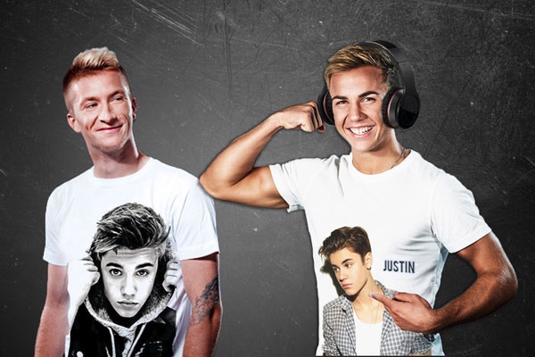 Goetze giơ chiếc áo của Reus khi nhận cúp vàng World Cup trên đất Brazil. Điều đó chứng tỏ tình bạn giữa bộ đôi này tốt mức nào cho dù Goetze bị xem là kẻ phản bội sau khi rời bỏ Dortmund để gia nhập Bayern.