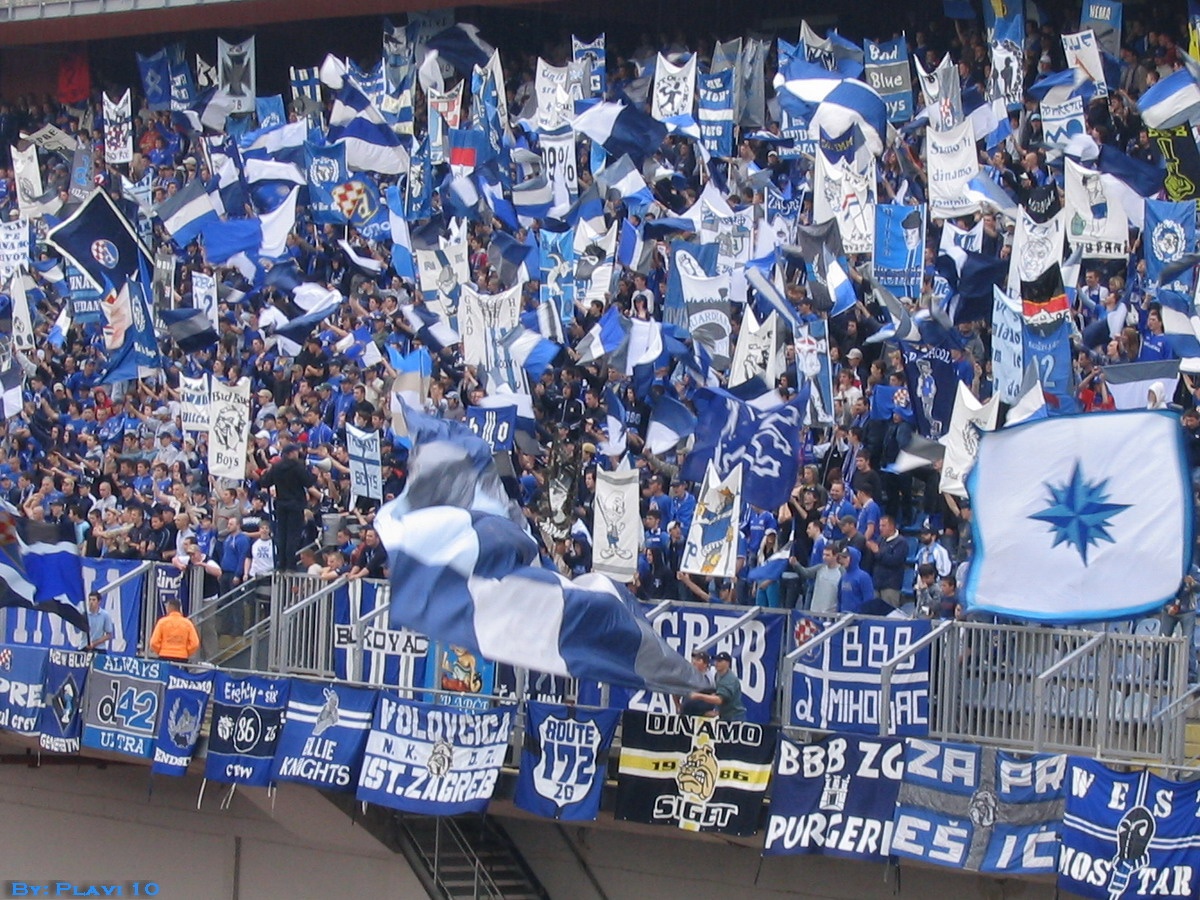 Bau khong khi co vu dang so cua Bad Blue Boys hinh anh