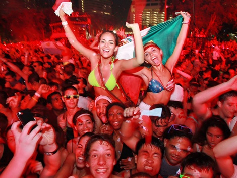 10 doi bong so huu khan dai dang so nhat the gioi hinh anh