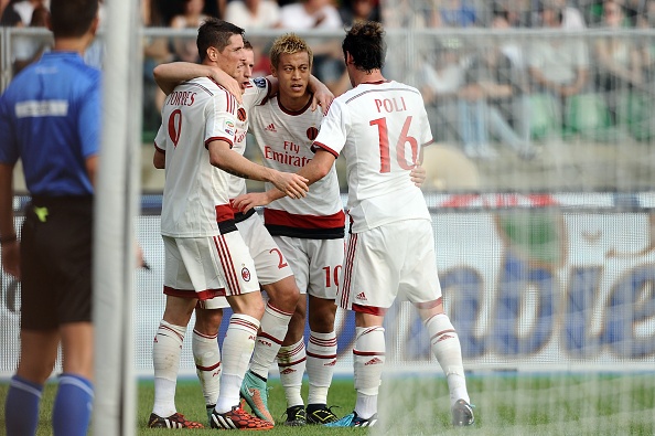 Hellas Verona 1-3 Milan: Torres lai gay that vong hinh anh