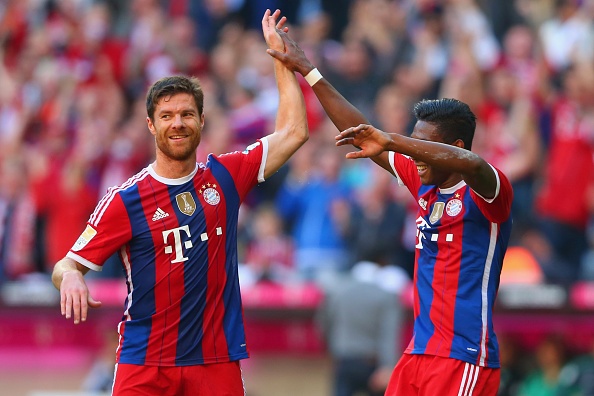 Alonso ghi ban dau tien cho Bayern bang cu da phat tinh quai hinh anh