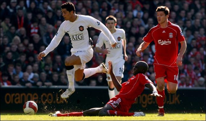 Ronaldo va dop khong ghi ban tai Anfield hinh anh