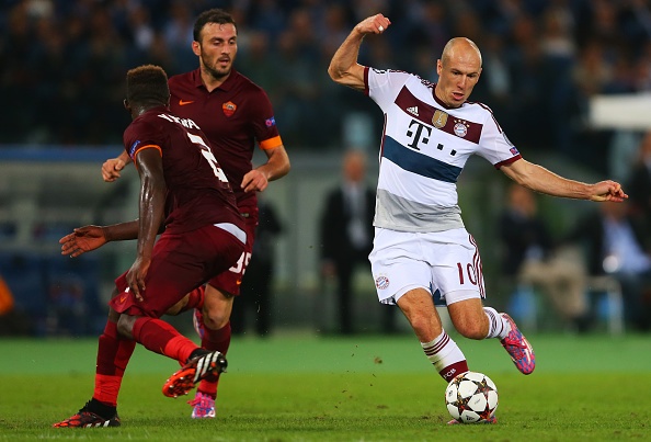 Robben đã biến một người giàu kinh nghiệm như Ashley Cole thành một gã hề với những pha đảo bóng ở tốc độ cao. Tuy nhiên, dấu ấn lớn nhất của ngôi sao người Hà Lan tại Olimpico là cú đúp và đường chuyền quyết định để Ribery nâng tỷ số lên 6-1 ở phút 78.