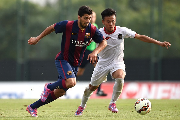 Để có được chữ ký của Suarez, Real phải bỏ ra tới gần 94 triệu euro (75 triệu bảng). Nhưng do bị cấm thi đấu 4 tháng vì tội cắn trung vệ Giorgio Chiellini tại World Cup, mức giá của trung phong người Uruguay rơi thảm hại. Theo Transfermarkt, giá của S9 giờ chỉ tầm 60 triệu euro.