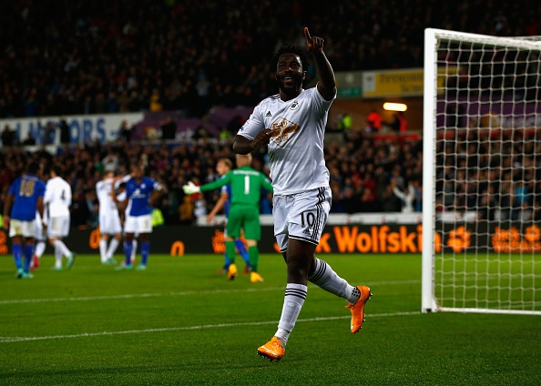 Chiến thắng 2-0 của Swansea trước Leicester City không thể không nhắc đến Wilfried Bony. Ngoài việc là chủ nhân của cả hai pha lập công, tiền đạo người Bờ Biển Ngà còn đạt tỷ lệ chuyền bóng thành công 80% và thắng 67% trong các pha không chiến.