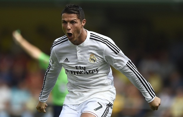 Ronaldo lai vuot Messi trong cuoc chien danh hieu hinh anh