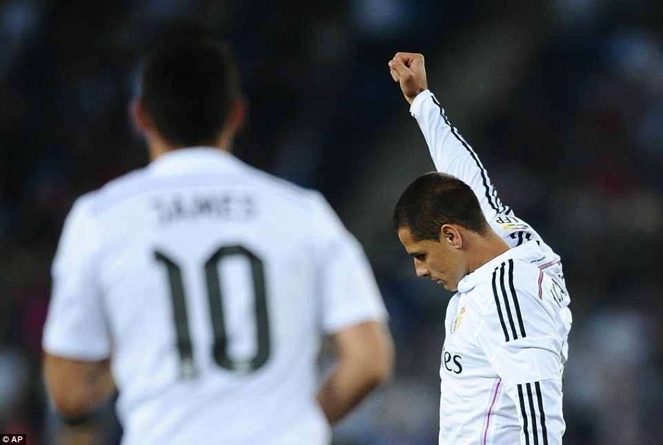 Chicharito lai lap cong trong chien thang dam cua Real hinh anh