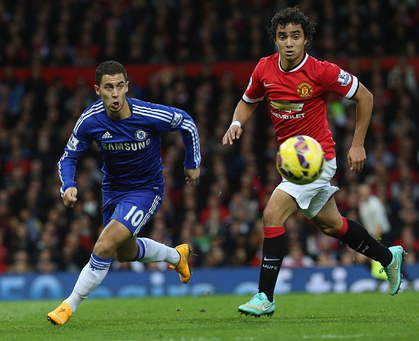 Rafael thi đấu khá ấn tượng trong cuộc tiếp đón Chelsea khi khóa chặt ngòi nổ Eden Hazard. Do đó, một vị trí chính thức trong chuyến làm khách trên sân của Man City khó thoát khỏi tay ngôi sao người Brazil.