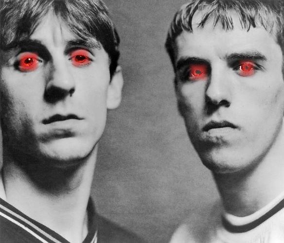 Gary quỷ dữ dành trọng sự nghiệp của mình để cống hiến cho M.U. Sau 19 năm chơi bóng tại Old Trafford, cựu tuyển thủ Anh ra sân 602 lần, ghi 7 bàn và đem lại cho bầy Quỷ đỏ 20 danh hiệu lớn nhỏ.