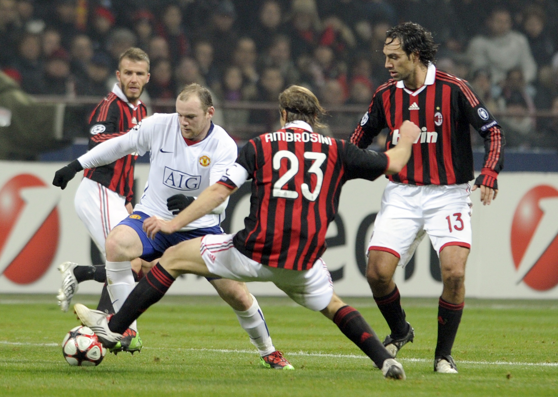 M.U co the da giao huu voi Milan vao giua mua hinh anh