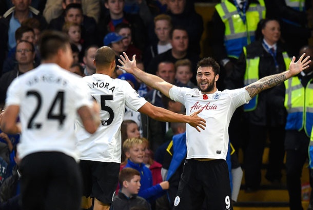 Ở một vòng đấu mà một loạt ngôi sao như Van Persie, Rooney, Lukaku, Balotelli, Diego Costa, Welbeck… tịt ngòi, Austin mới có cơ hội được vinh danh. Dù phải đối mặt với phòng ngự thép của Chelsea, tiền đạo của QPR vẫn có thể khai hỏa sau cú chạm bóng tinh tế.