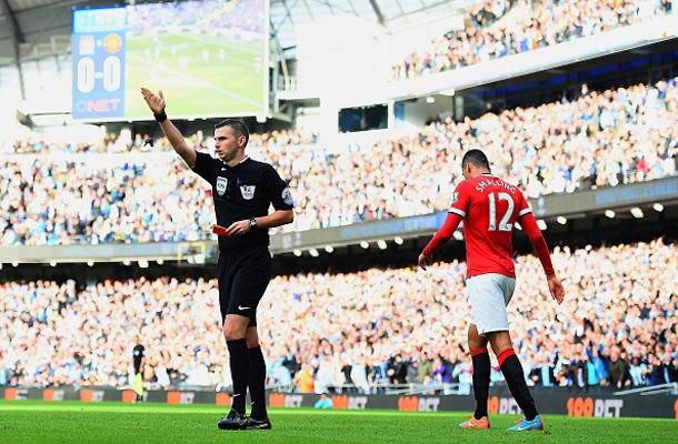 5. Có 5 cầu thủ M.U bị tước quyền thi đấu tại sân chơi Premier League trong năm 2014, cao nhất trong số các đội tham dự.