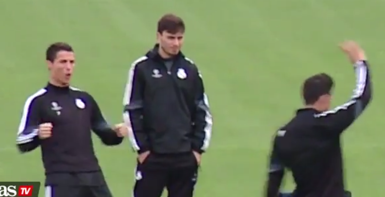 Ronaldo che gieu James Rodriguez vi bi Marcelo lua bong hinh anh