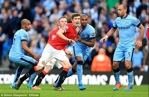 11. Những hậu vệ của M.U sẵn sàng góp mặt trong cuộc tiếp đón Crystal Palace vào cuối tuần này (22h ngày 8/11 - giờ Việt Nam) có tổng cộng 11 lần tham dự Premier League.