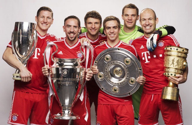 Bayern sở hữu bộ sưu tập danh hiệu gồm 23 chức VĐQG và 16 chiếc Cúp quốc gia. Bởi vậy chẳng ngạc nhiên khi đội chủ sân Allianz Arena sở hữu lượng fan khổng lồ. Lượng áo mà nhà ĐKVĐ Bundesliga bán ra ở mùa này là 880 nghìn chiếc. Ribery, Lahm, Schweinsteiger và Robben là những tên áo bán chạy nhất.