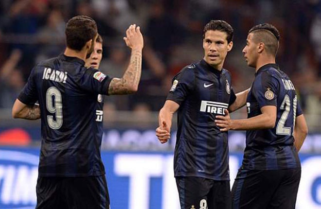 Giống như người anh em AC Milan, Inter cũng đang thi đấu đì đẹt tại Serie A nhưng họ lại có vé dự Europa League. Nhờ đó số áo bán ra của Nerazzurri cũng tốt hơn, khoảng 425 nghìn chiếc. Những chiếc áo mang tên Icardi, Palacio và Hernanes bán tốt nhất.